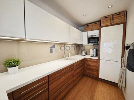 Pronájem bytu, 3+kk, 106 m²