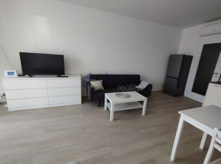 Pronájem bytu, 1+kk, 43 m²
