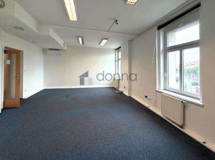 Pronájem kanceláře, 209 m²