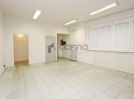 Pronájem obchodní prostory, 81 m²