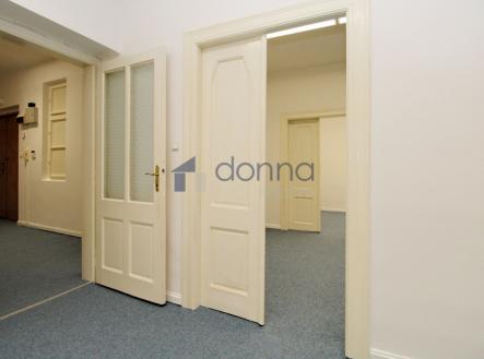 Pronájem kanceláře, 89 m²