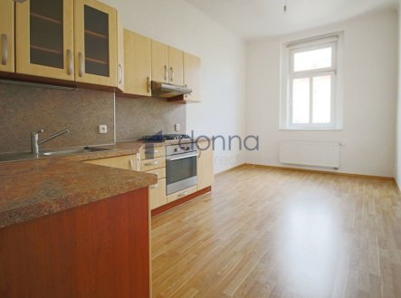 Pronájem bytu 2+1, 70m2, Praha 10 - Vršovice, 28. pluku