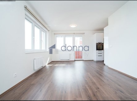 Pronájem bytu 4+kk/L, 85 m2, Praha  9 - Kyje, Sicherova, 2x garáž