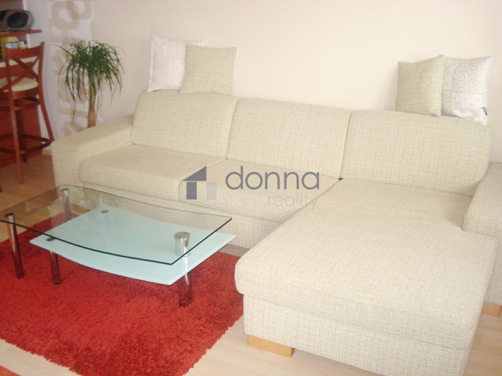 apartment-012.jpg