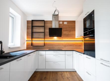 Pronájem domu/vily, 183 m²