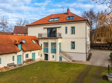 Pronájem domu/vily, 237 m²