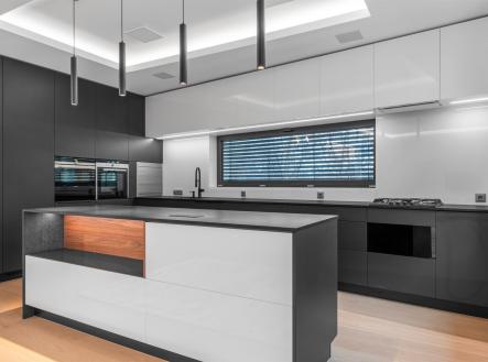 Pronájem bytu, 6+kk, 225 m²