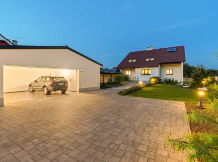 Prodej - dům/vila, 411 m²