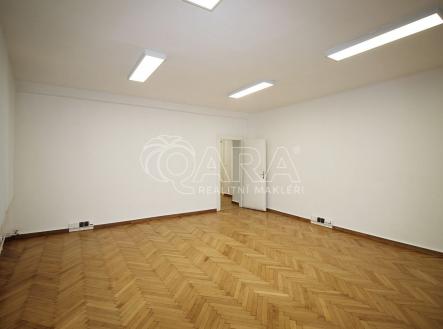 Pronájem kanceláře, 82 m²