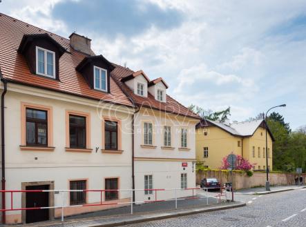 Pronájem bytu, 2+kk, 75 m²