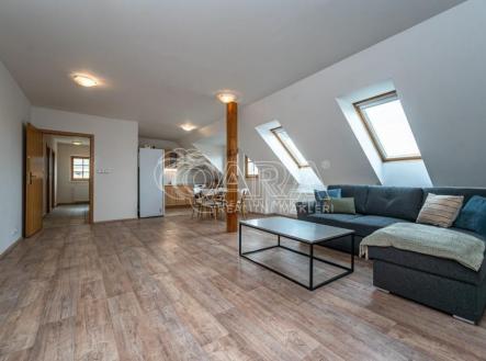Pronájem bytu, 4+kk, 97 m²