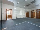 Pronájem obchodní prostor, 298 m²