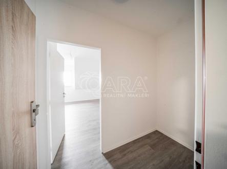 Pronájem bytu, 1+kk, 37 m²
