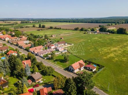 Prodej pozemku pro bydlení, 1 300 m²