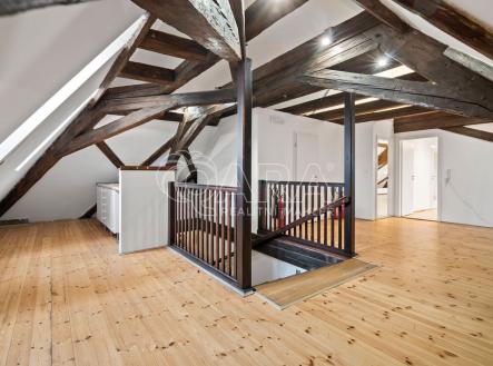 Pronájem kanceláře, 135 m²