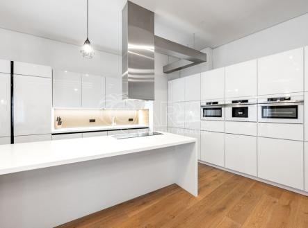 Pronájem bytu, 3+kk, 186 m²