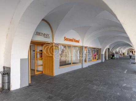 Pronájem obchodní prostory, 500 m²