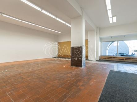 Pronájem obchodní prostory, 500 m²