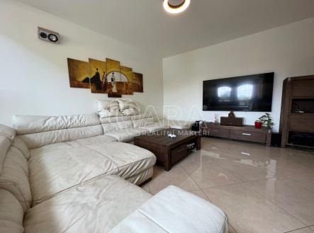 Pronájem domu/vily, 245 m²