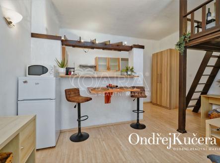 Pronájem bytu, 1+kk, 32 m²