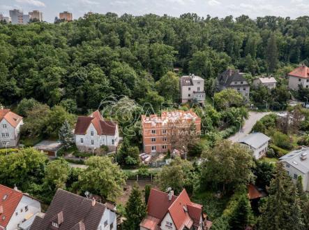 Prodej - nájemní dům, 904 m² obrázek