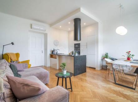 Pronájem bytu, 3+kk, 87 m²