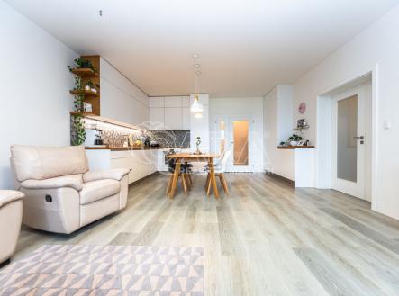 Pronájem bytu, 3+kk, 87 m²