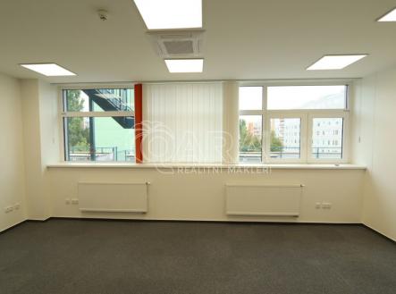 Pronájem kanceláře, 30 m²