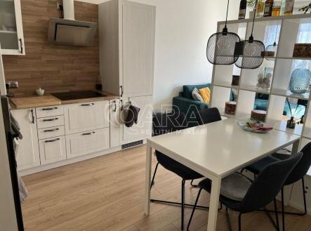 Pronájem bytu, 2+kk, 56 m²