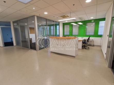 Pronájem kanceláře, 350 m²
