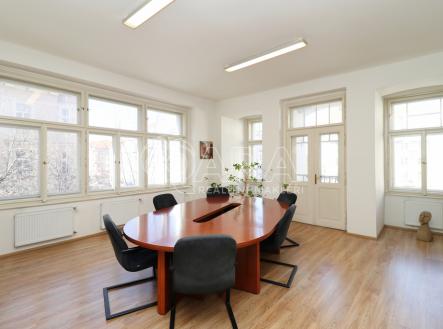 Pronájem - kanceláře, 128 m²