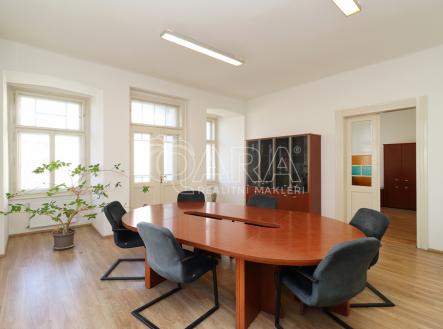 Pronájem - kanceláře, 128 m²
