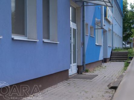 Pronájem kanceláře, 240 m²