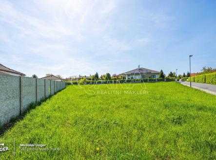 Prodej pozemku pro bydlení, 1 040 m²