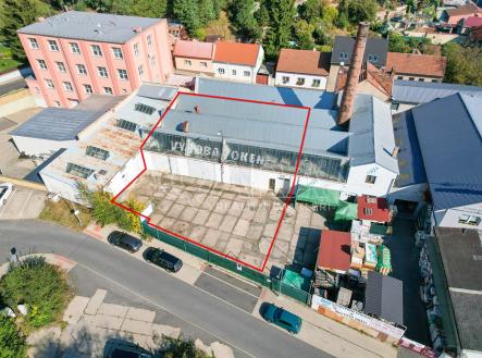Pronájem výrobní prostor, 681 m²