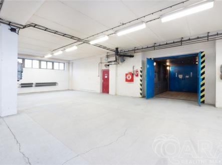 Pronájem skladovací prostor, 1 998 m²