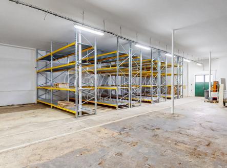 Prodej skladovací prostor, 1 700 m²