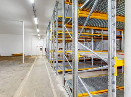 Prodej skladovací prostor, 1 700 m²