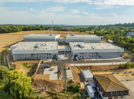 Pronájem skladovací prostor, 2 398 m²