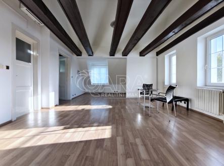 Pronájem kanceláře, 101 m²