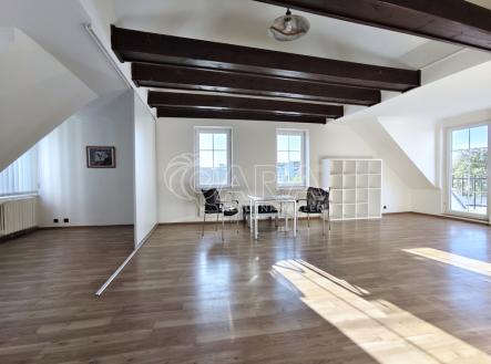 Pronájem kanceláře, 101 m²