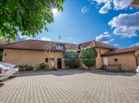 Prodej hotel, 518 m² obrázek