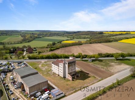 Prodej skladovací prostor, 3 671 m²