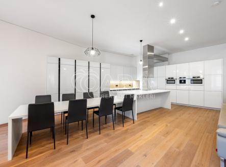 Pronájem bytu, 3+kk, 186 m²