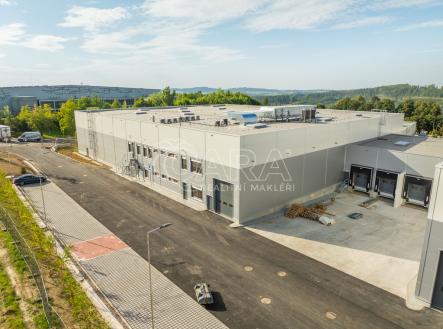 Pronájem skladovací prostor, 2 704 m²