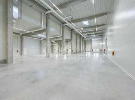 Pronájem skladovací prostor, 2 704 m²