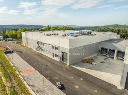 Pronájem skladovací prostor, 2 704 m²