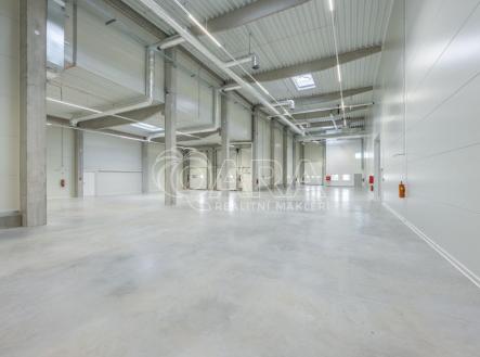 Pronájem skladovací prostor, 2 704 m²