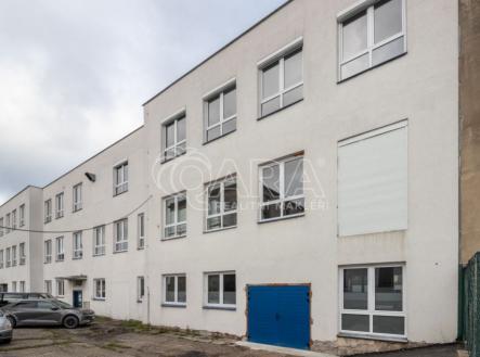 Pronájem skladu, 484 m²