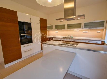 Pronájem domu/vily, 417 m²